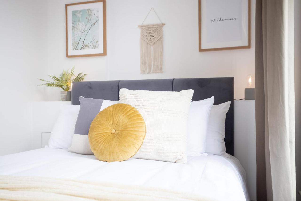 Perfect For Business & Corporate Stays - Three Bed With City View Shoreditch Лондон Екстер'єр фото